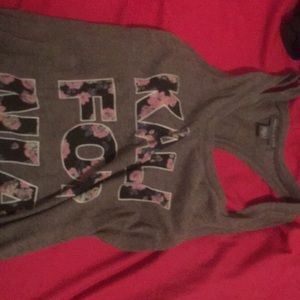 Kendall and Kylie women’s Kalifornia tank top